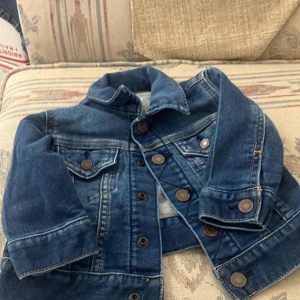 FINAL MARKDOWN Gap denim trucker jacket 12-18 months
